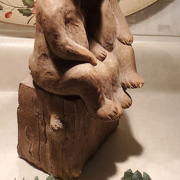 Romantic Bear Couple Tender Moment resin statue - Picture 7 of 8